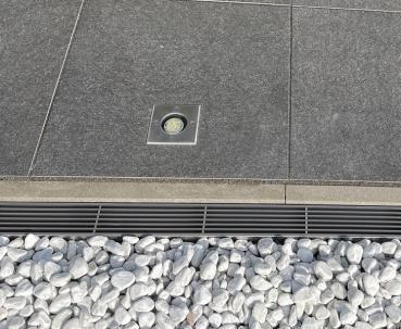 Entwässerungsrinne Edelstahl 1 Meter mit Ablaufstutzen superflach Rost Längsstabrost, System 35/80